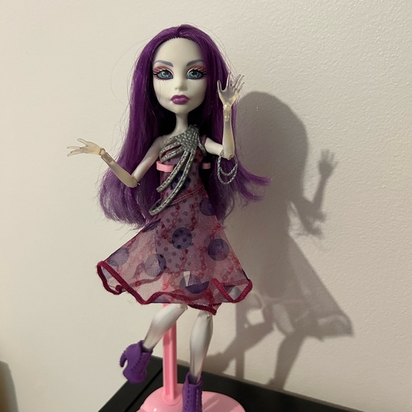 Monster High Doll Spectra Vondergeist Dot Dead Gorgeous (G1) - Picture 3 of 5